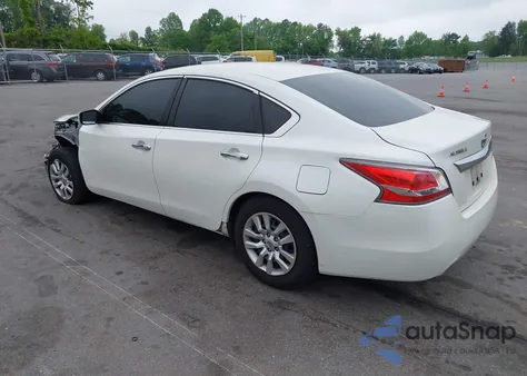 2015 Nissan Altima 2.5 S z USA, uszkodzony, nr VIN 1N4AL3AP8FC267389